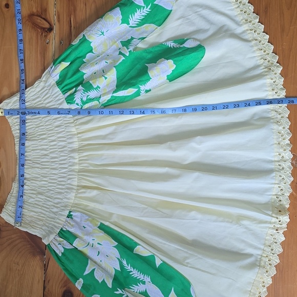 Cute Vintage Smocked Shirred Full Petal Skirt Set with Tube Top Eyelet Trim - Picture 7 of 11